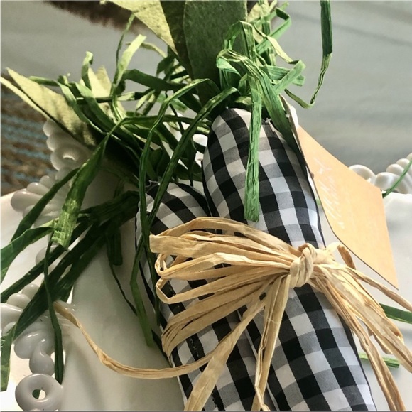 🥕NWT Set 3 Large Buffalo Check Easter Carrots - Picture 3 of 8